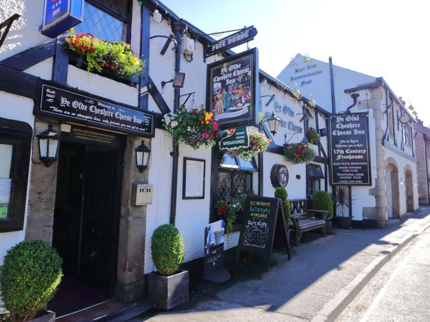 Ye Olde Cheshire Cheese Inn Castleton  Exterior foto